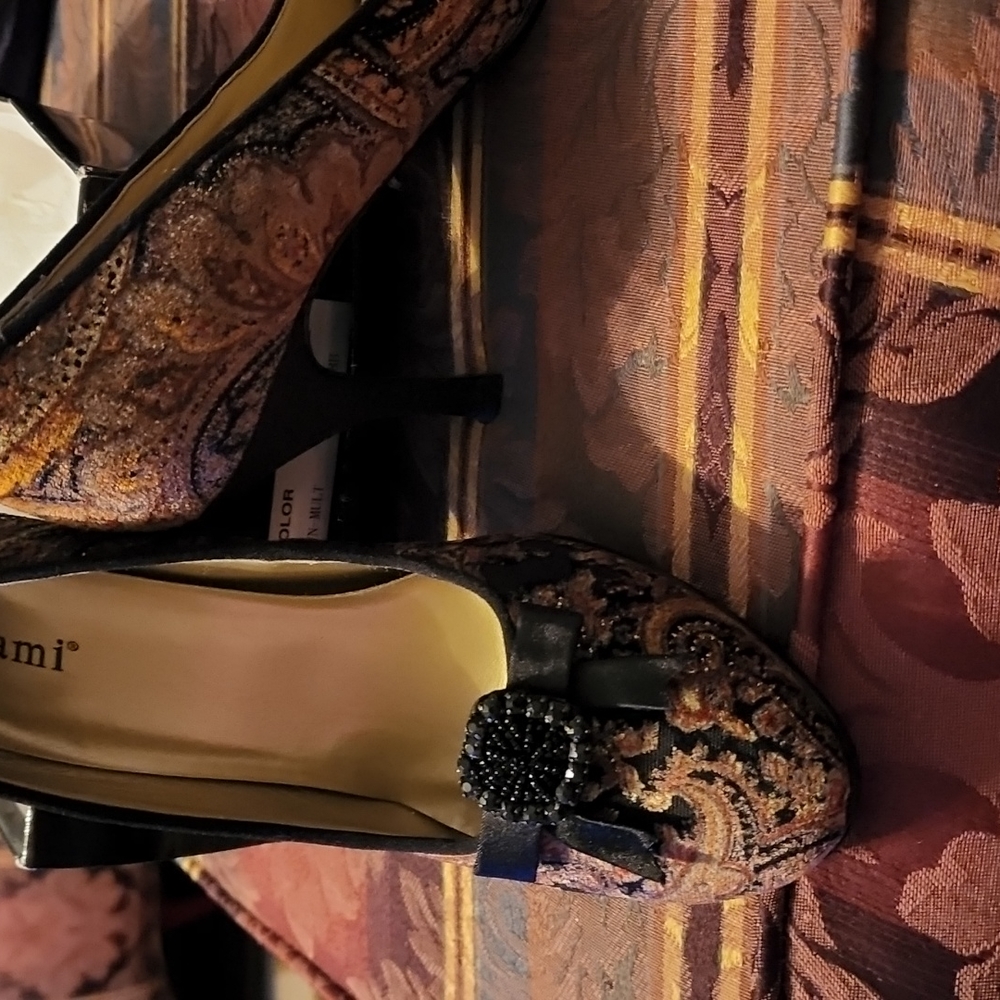 Size 8B cami women heels - Picture 2 of 3
